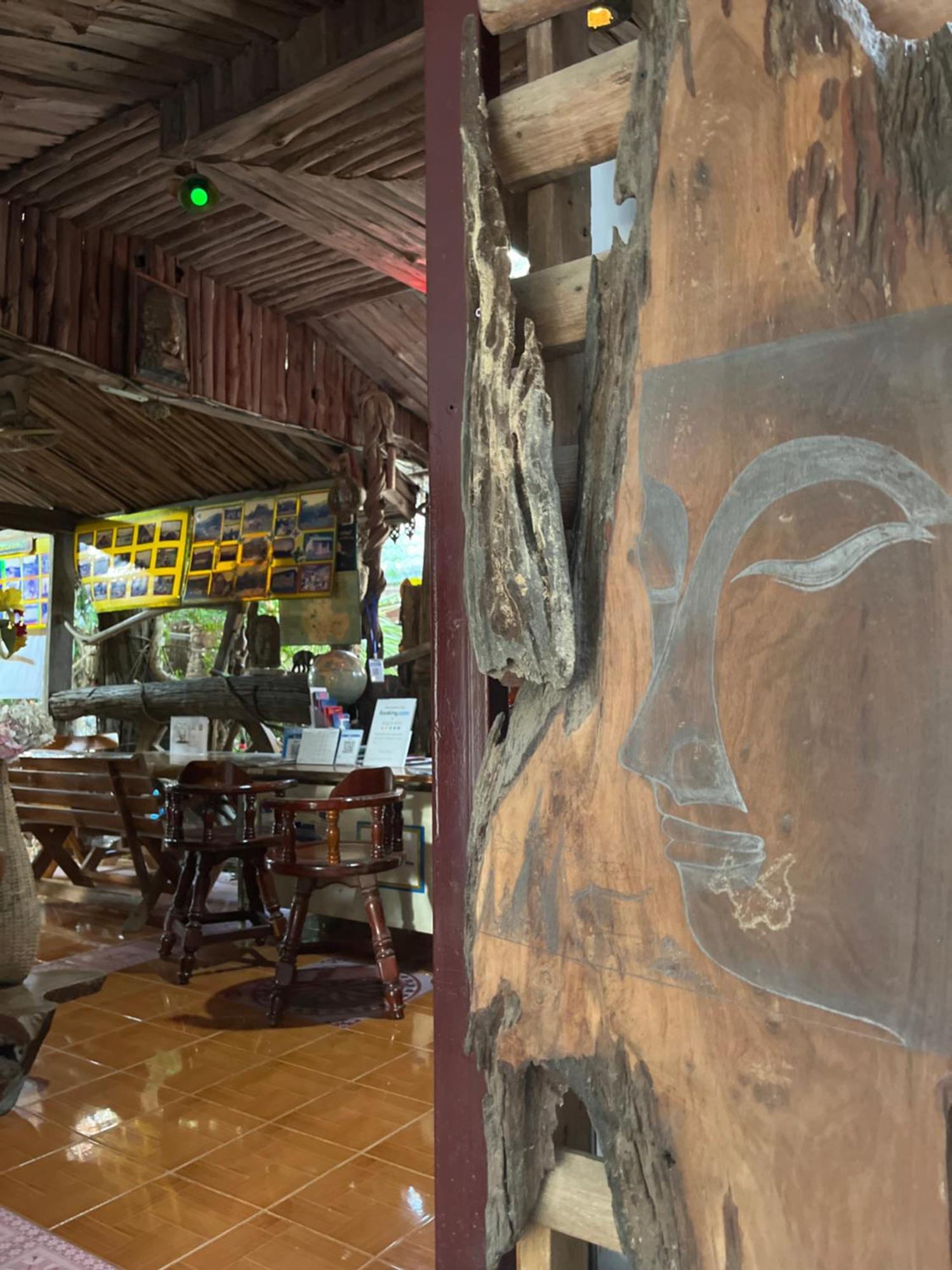 Three J Guesthouse Kamphaeng Phet Exterior foto