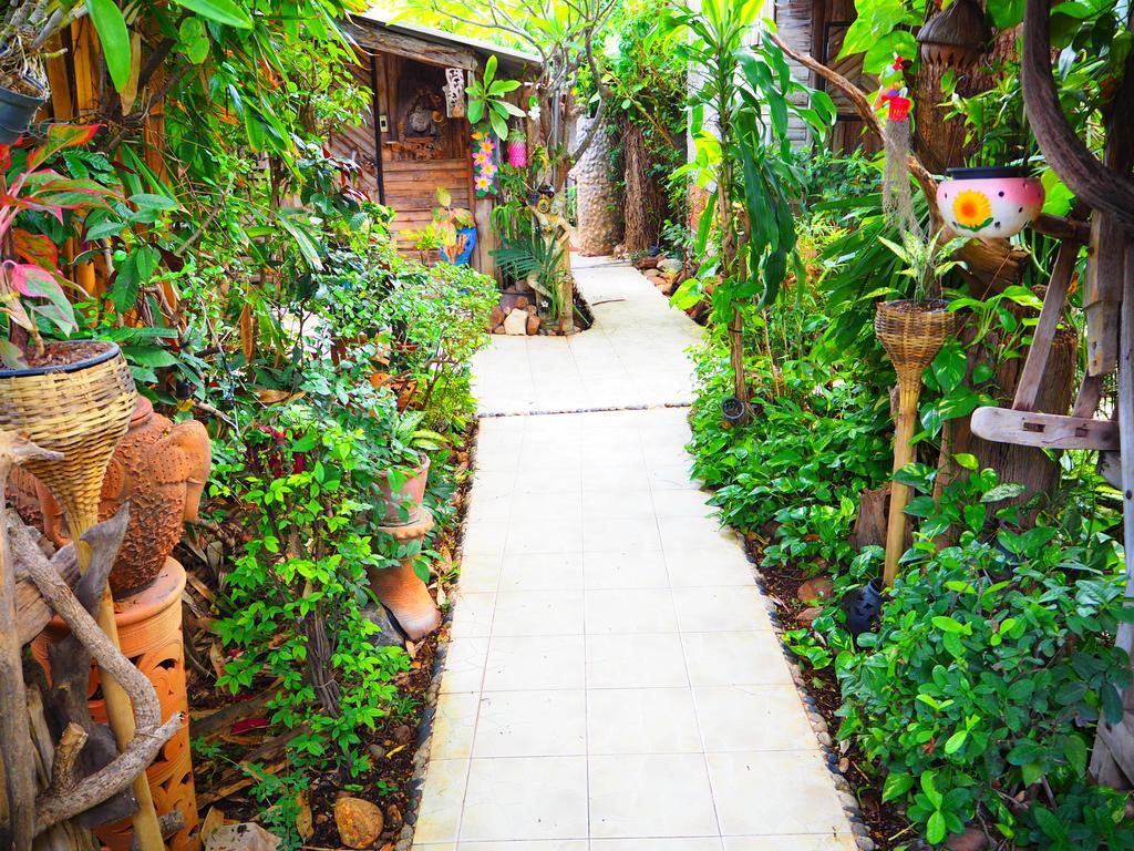 Three J Guesthouse Kamphaeng Phet Exterior foto