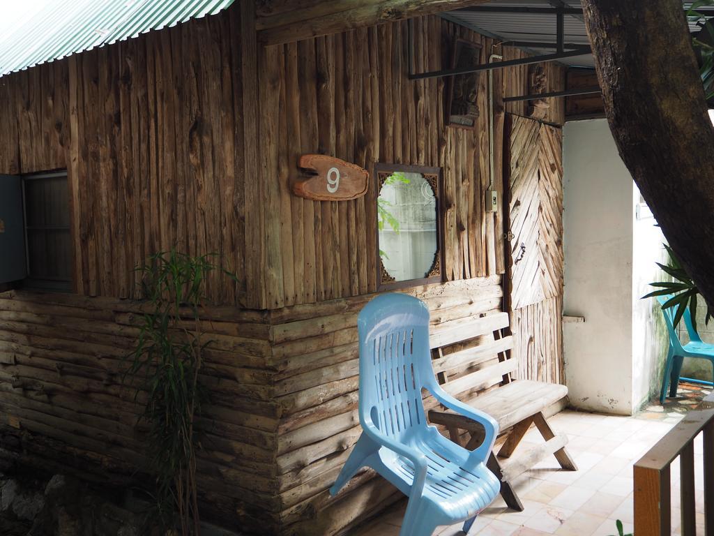 Three J Guesthouse Kamphaeng Phet Exterior foto