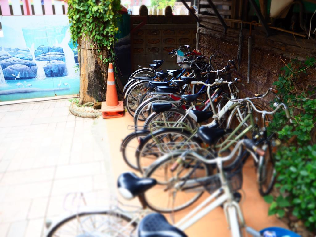 Three J Guesthouse Kamphaeng Phet Exterior foto