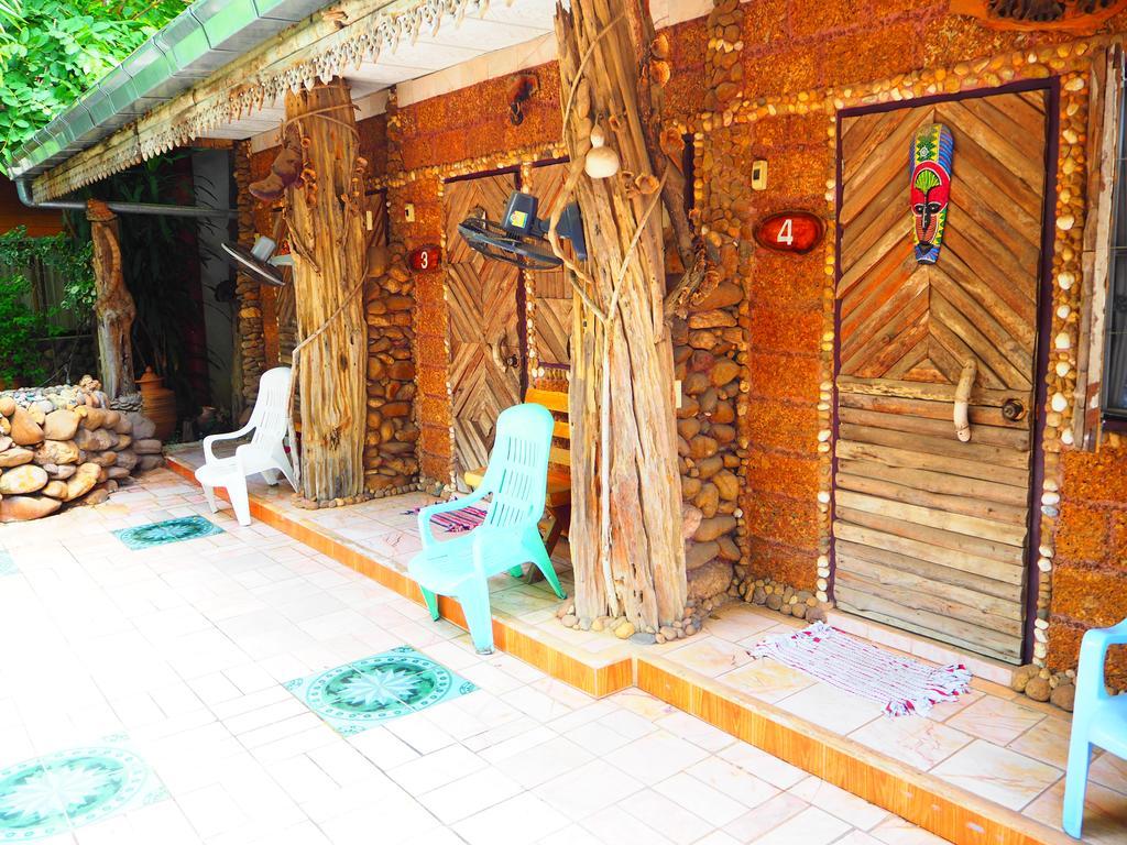 Three J Guesthouse Kamphaeng Phet Exterior foto