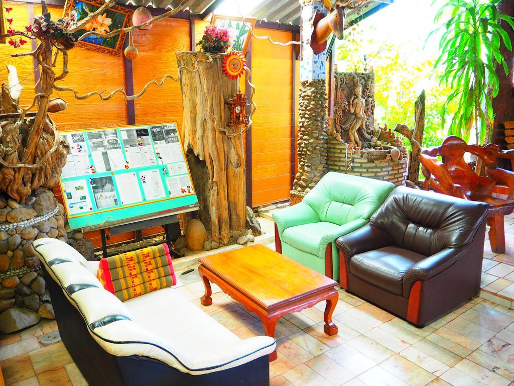 Three J Guesthouse Kamphaeng Phet Exterior foto